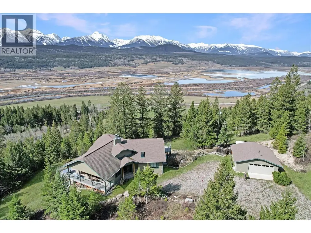 2360/2380 95 Highway, Spillimacheen